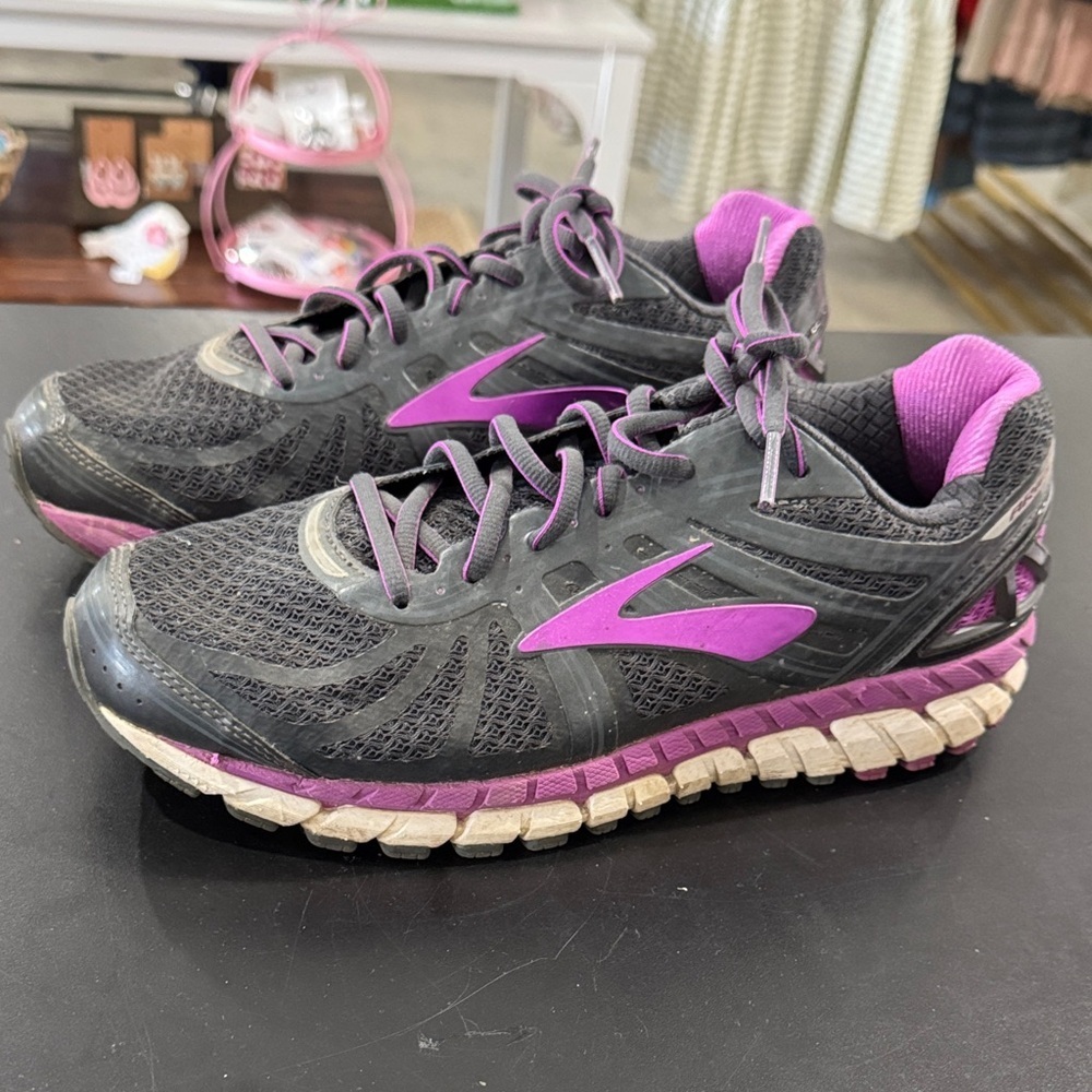 Brooks Women's Black and Purple Running Sneakers